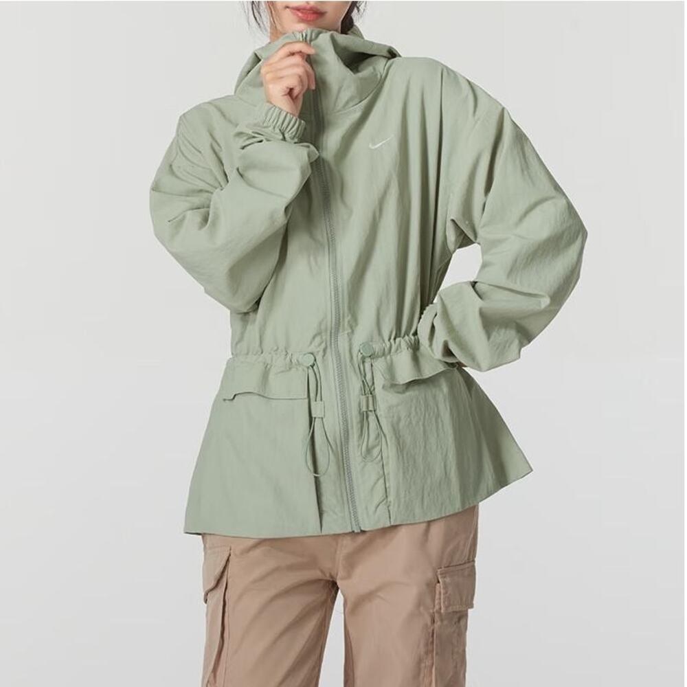 Nike Women’s Everything Oversized Hooded Windbreaker Jacket Size Medium
